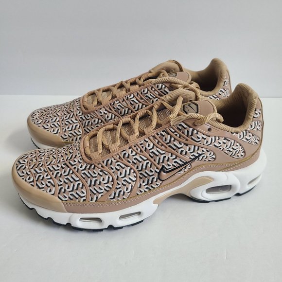 NEW Nike Womens Air Max Plus United In Victory Shoes FB2557-200 Size 6.5 Brown